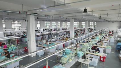 平舆县 “双提升”助推箱包产业扎根舆城